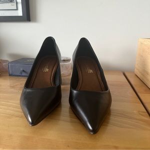 L’Intervalle Pointy Tow Heels